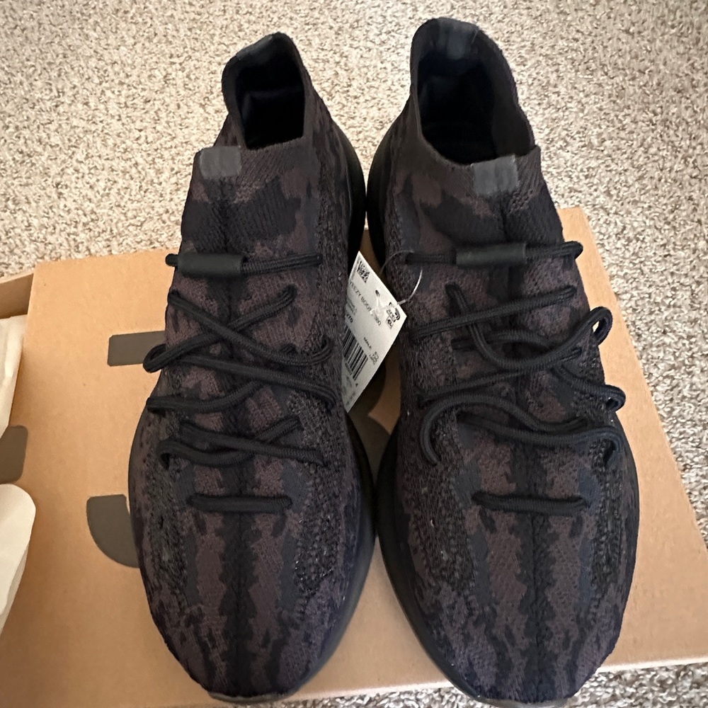 Adidas Yeezy Boost 380 Onyx Sz 9 (Must Read Description)